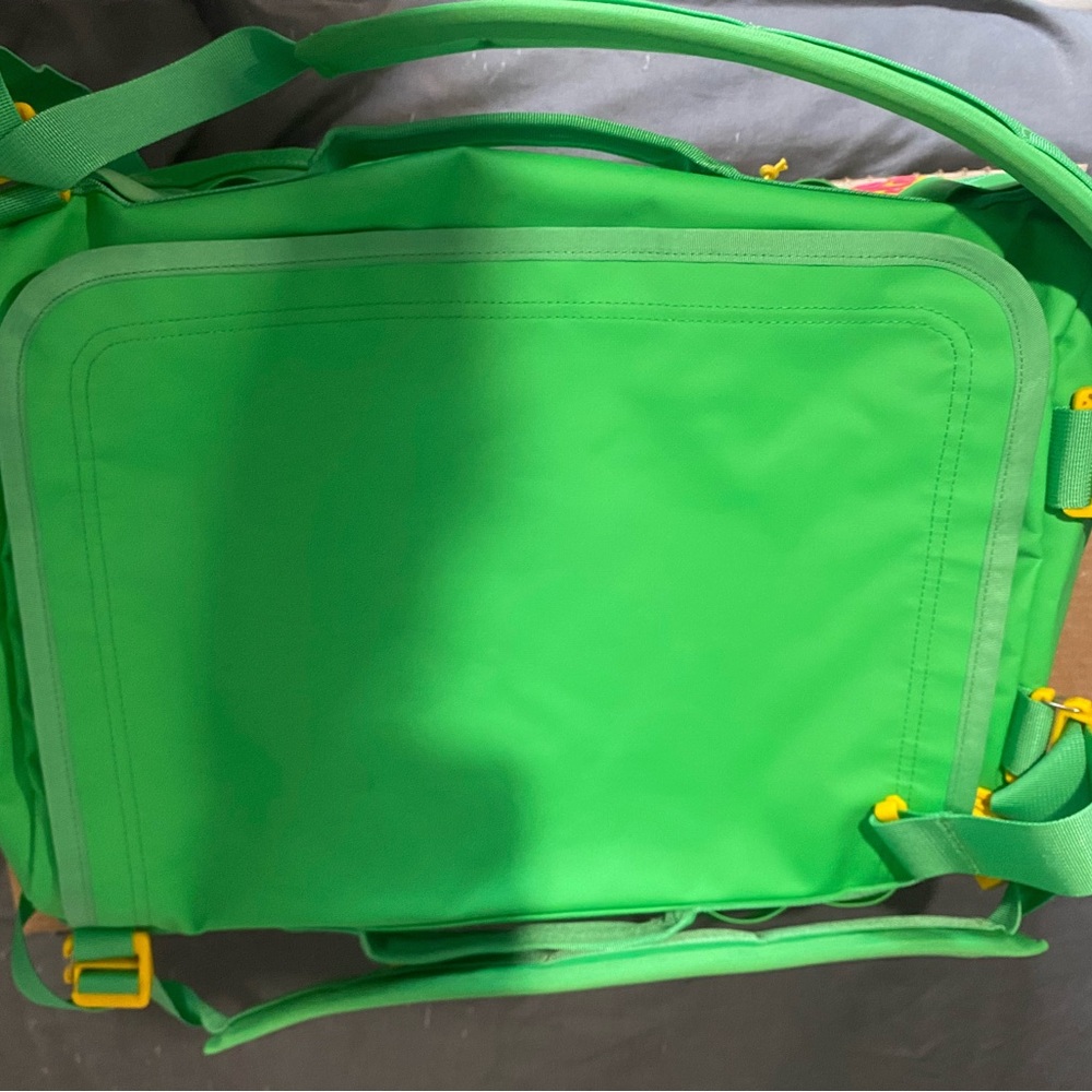 Baboon to the Moon Mini Go Bag 32L